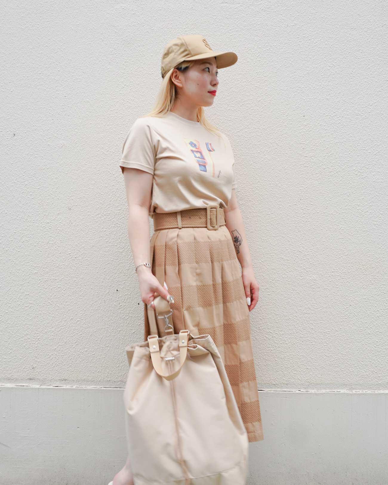 【HOHOEMI × tiit tokyo】original T shirt (beige)