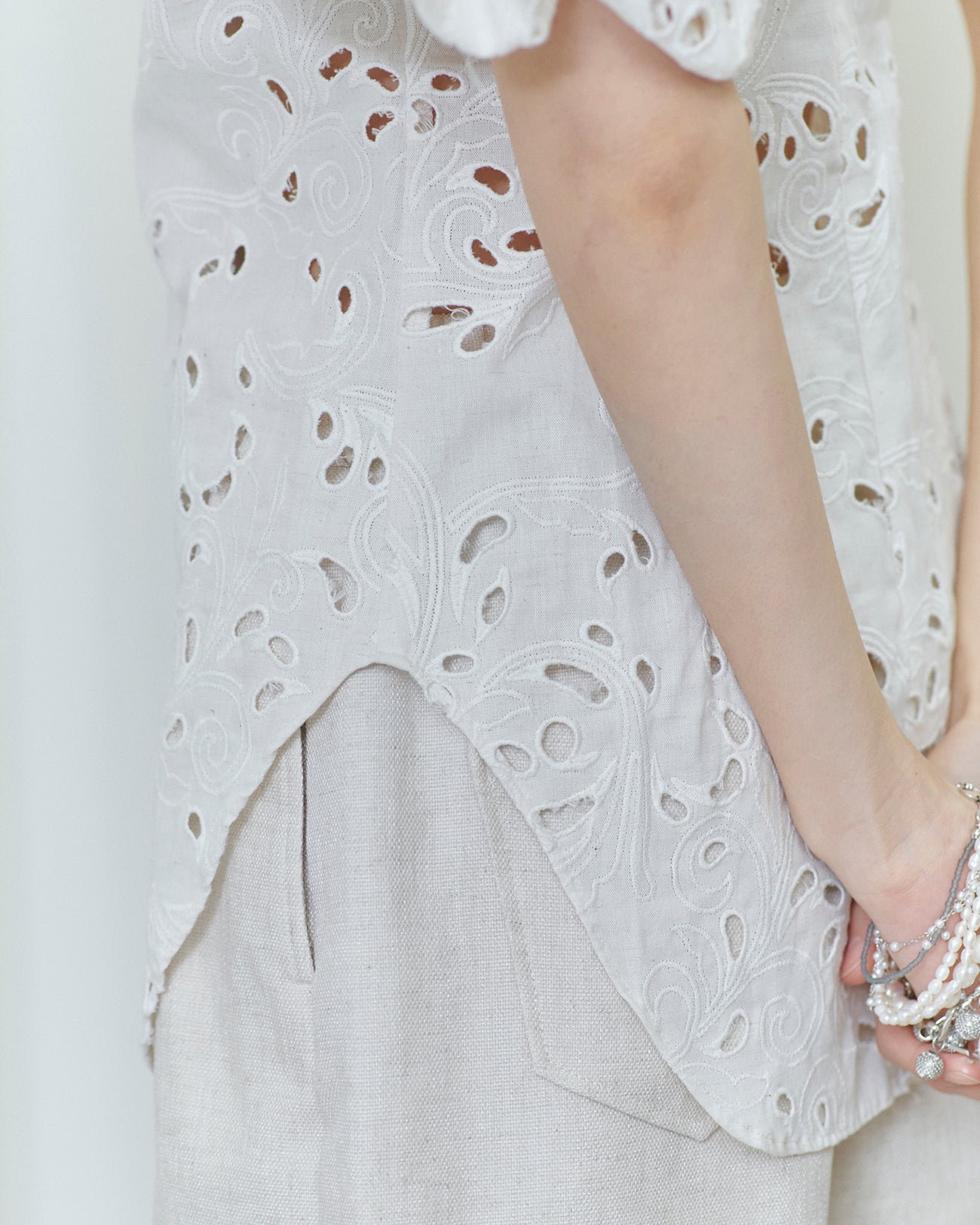 cotton lace puffsleeve tunic