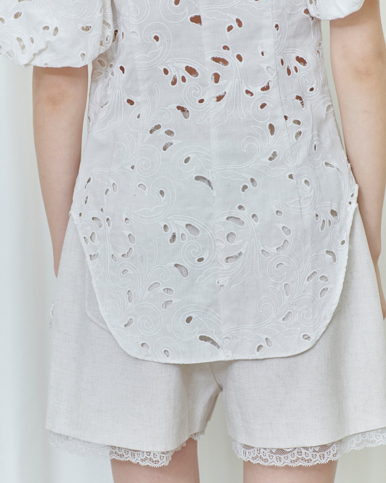 cotton lace puffsleeve tunic