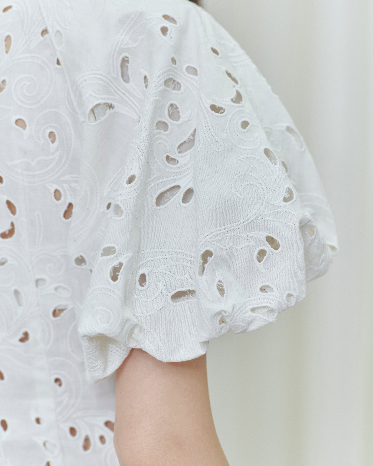 cotton lace puffsleeve tunic