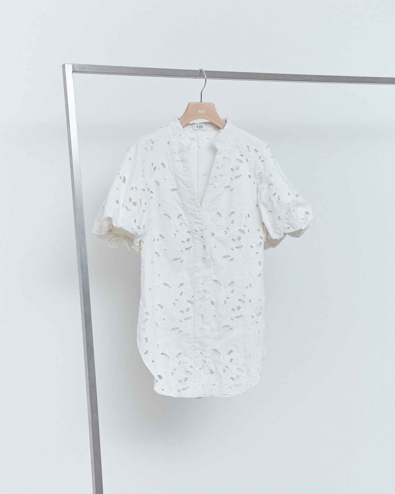 cotton lace puffsleeve tunic