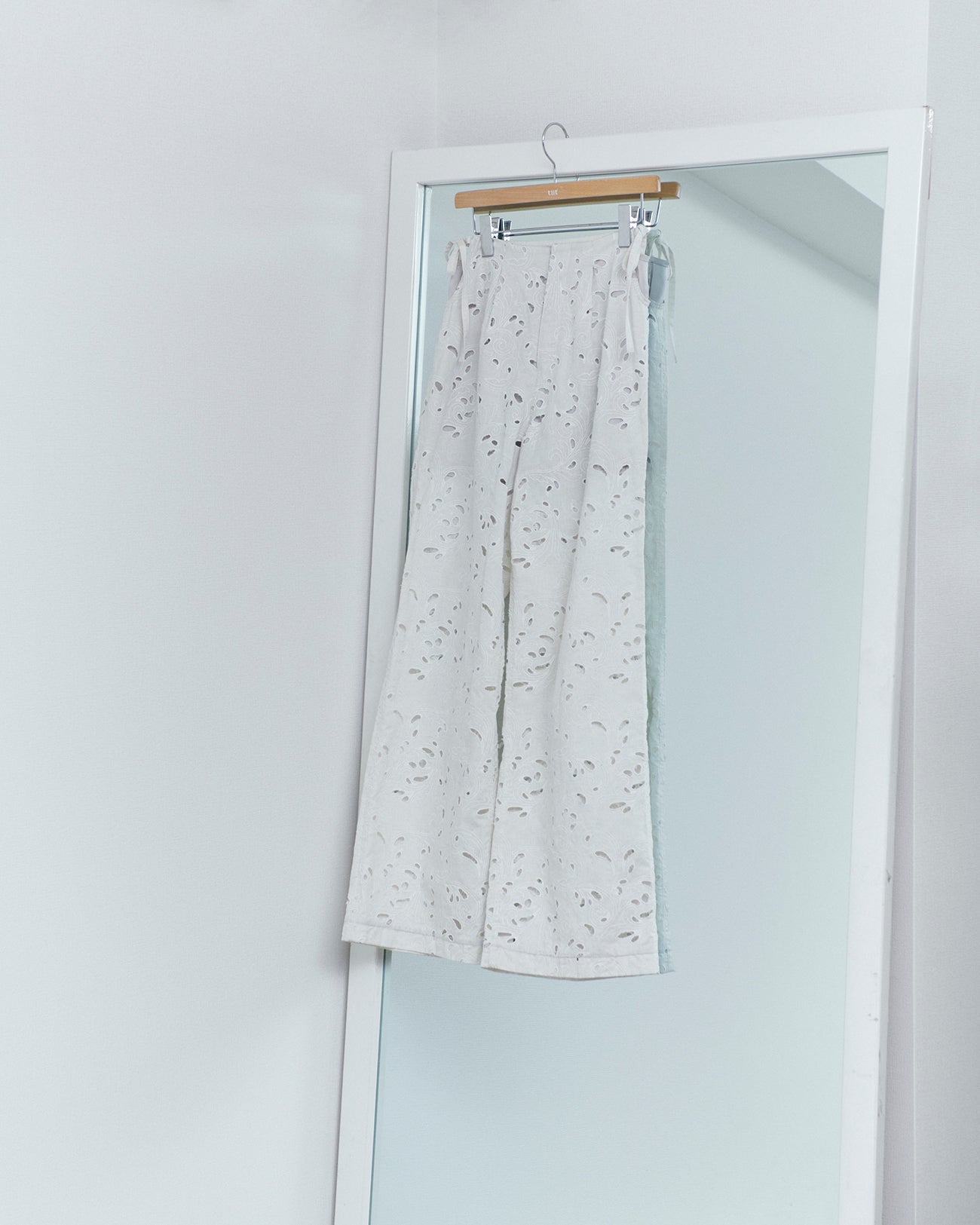 cotton lace wide tuck pants