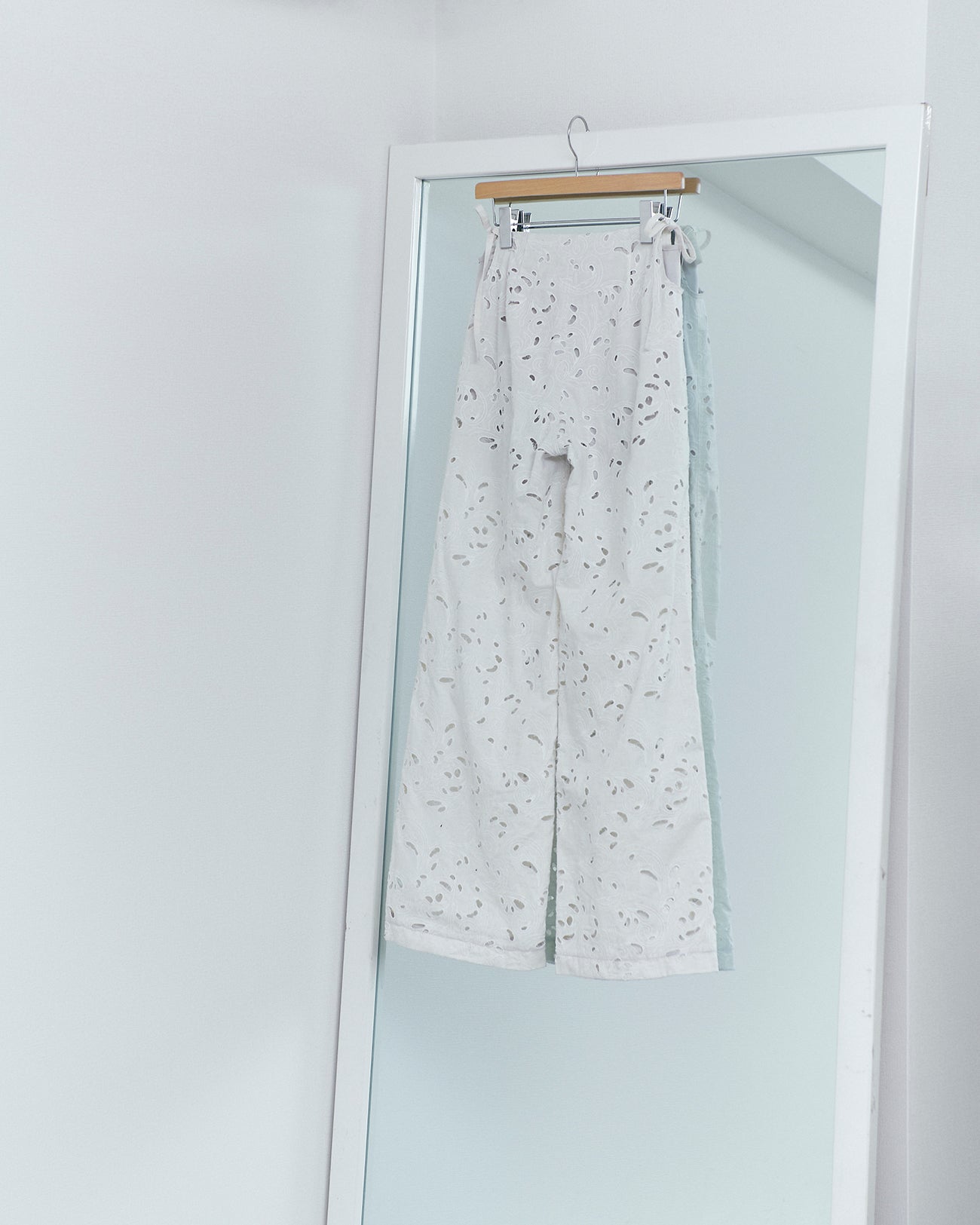 cotton lace wide tuck pants