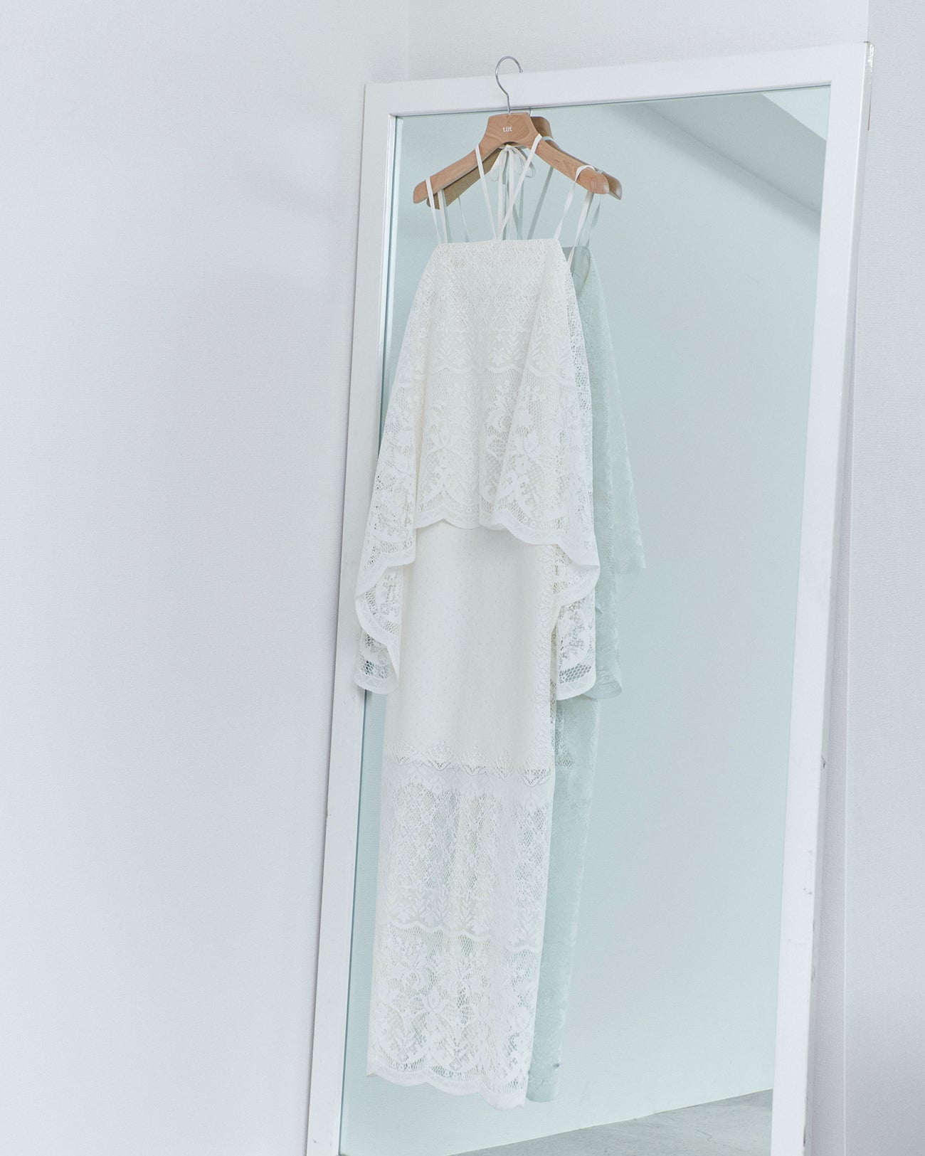 【One of a kind 】 panel lace dress