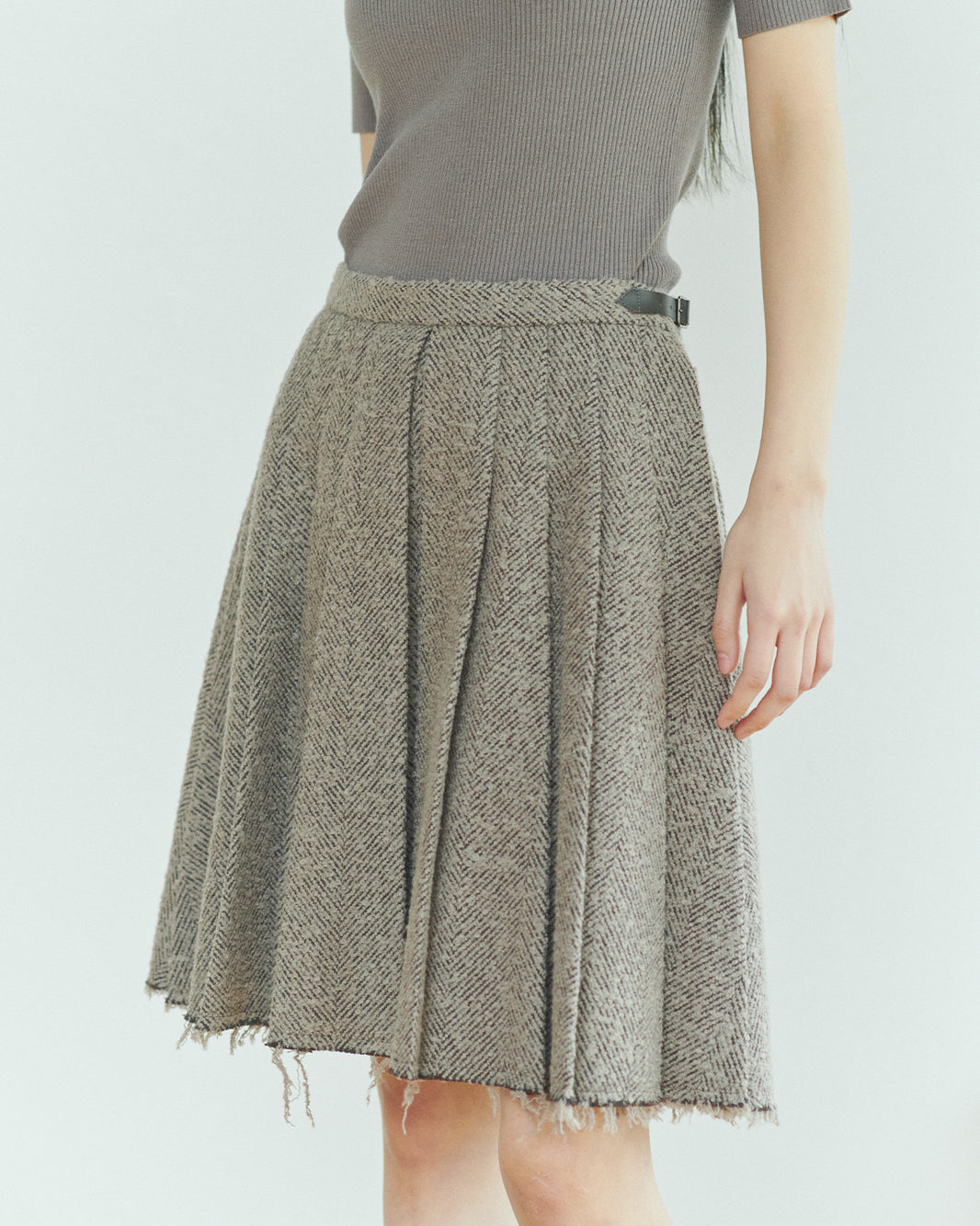 herringbone tackpleats skirt