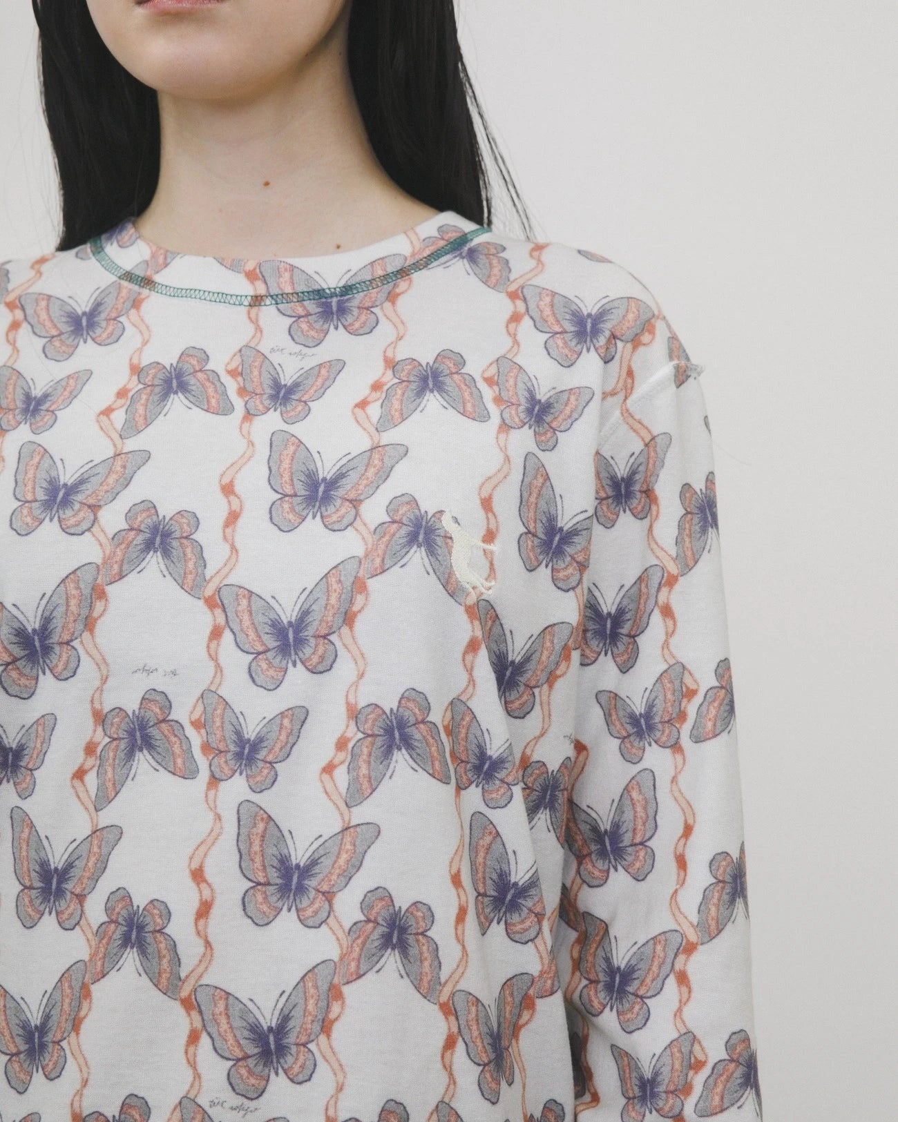 バタフライプリントロングTシャツ