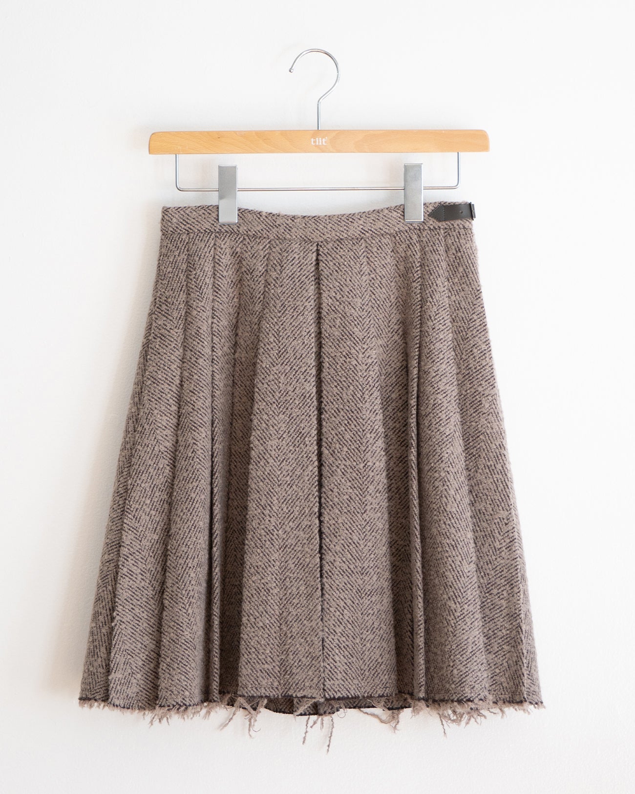 herringbone tackpleats skirt