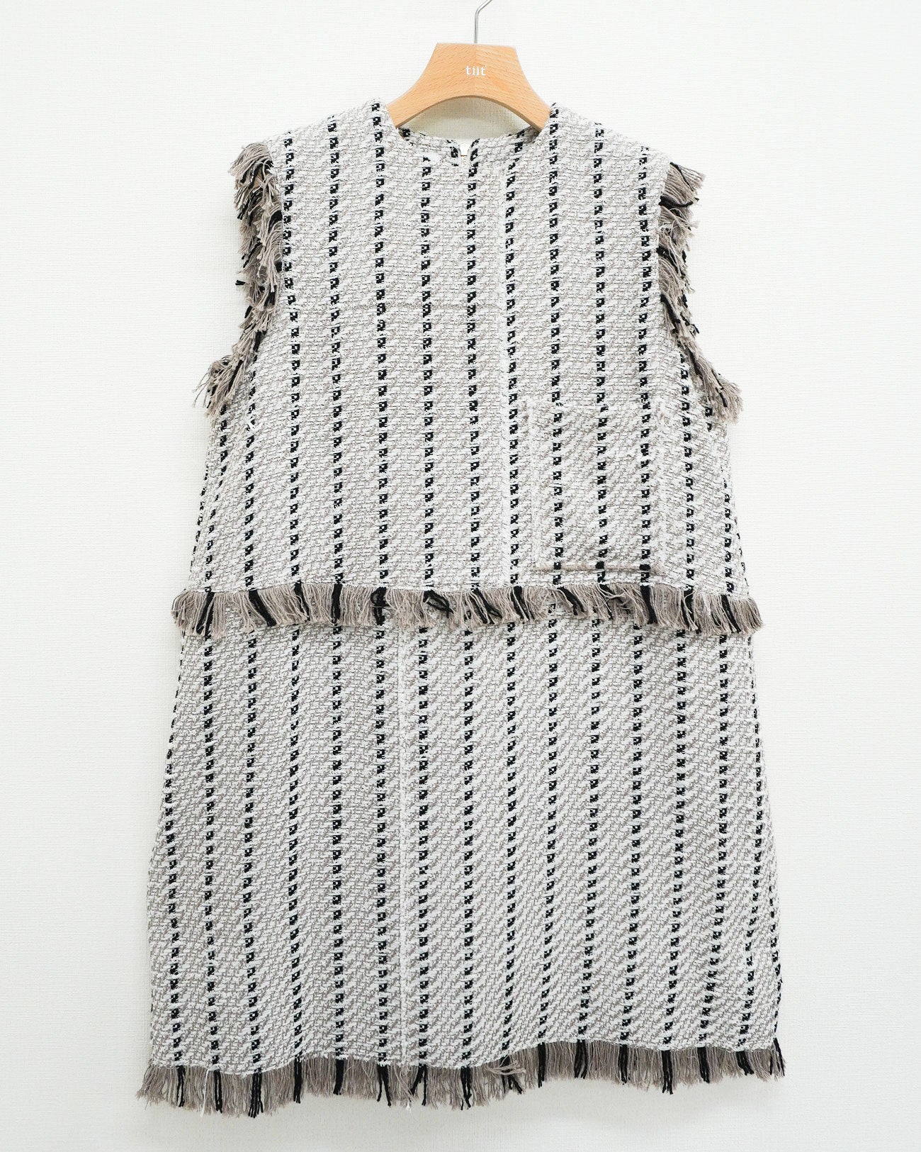 tweed no sleeve dress