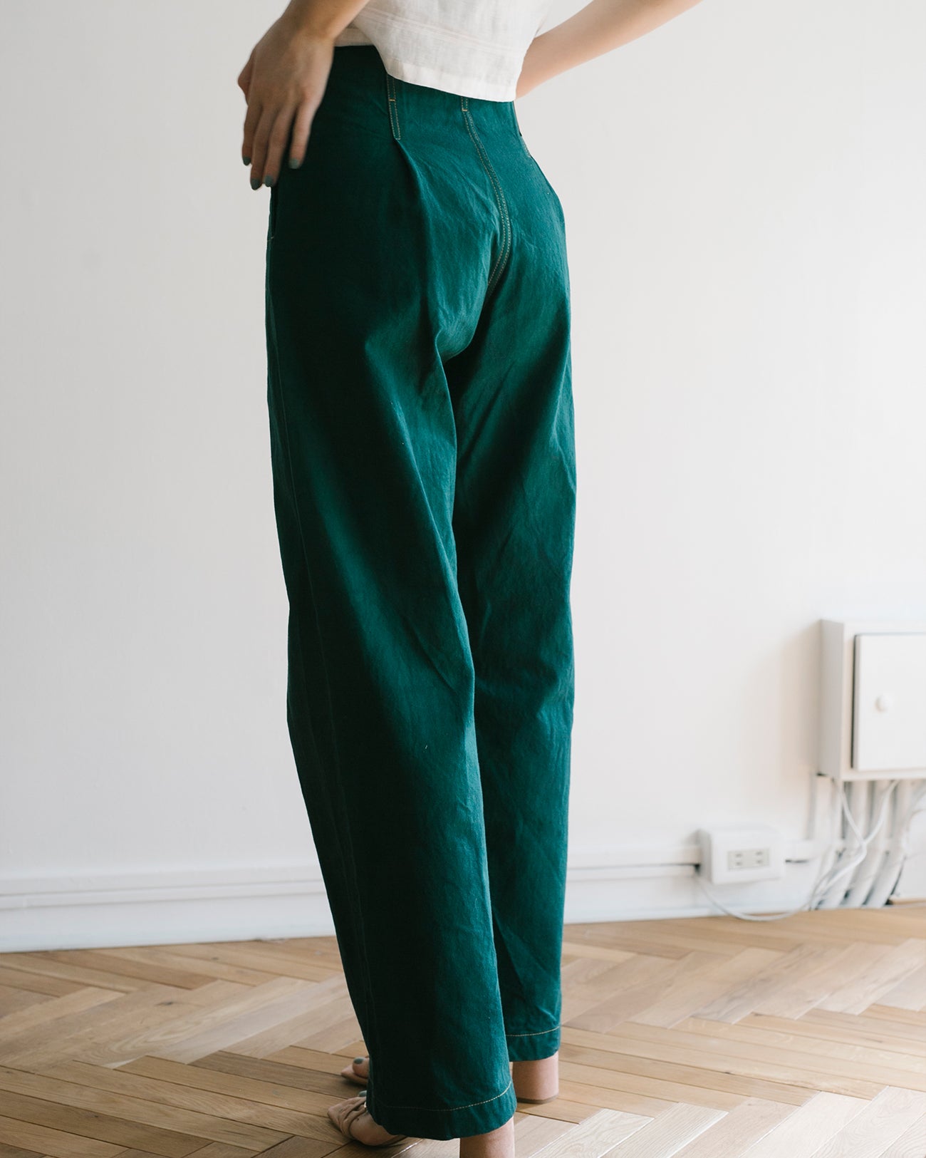 tuck denim pants