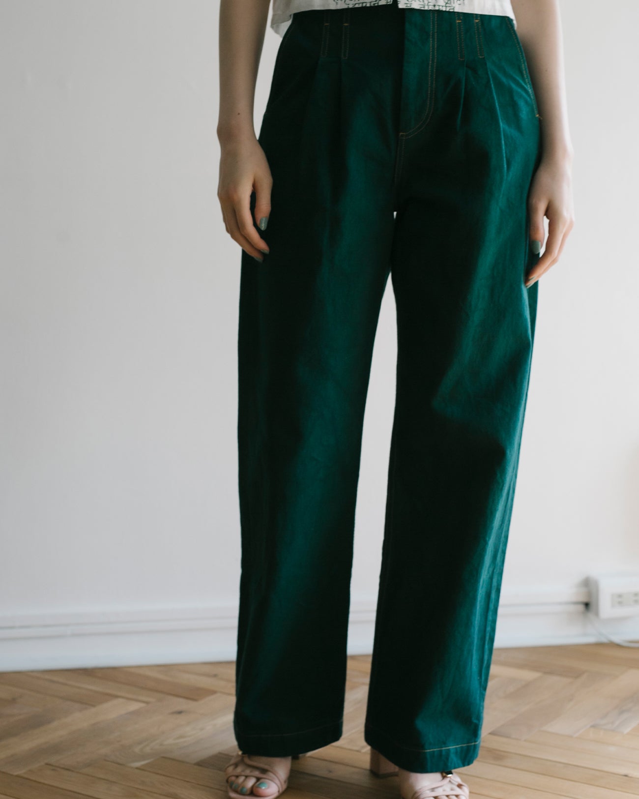 tuck denim pants