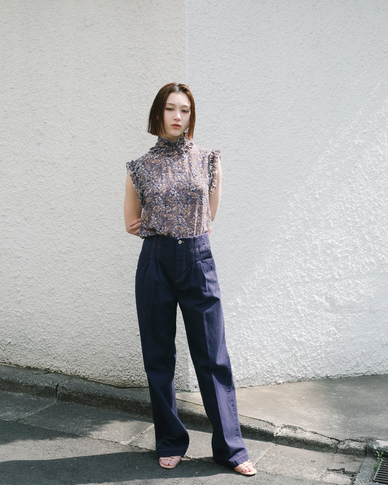 tuck denim pants