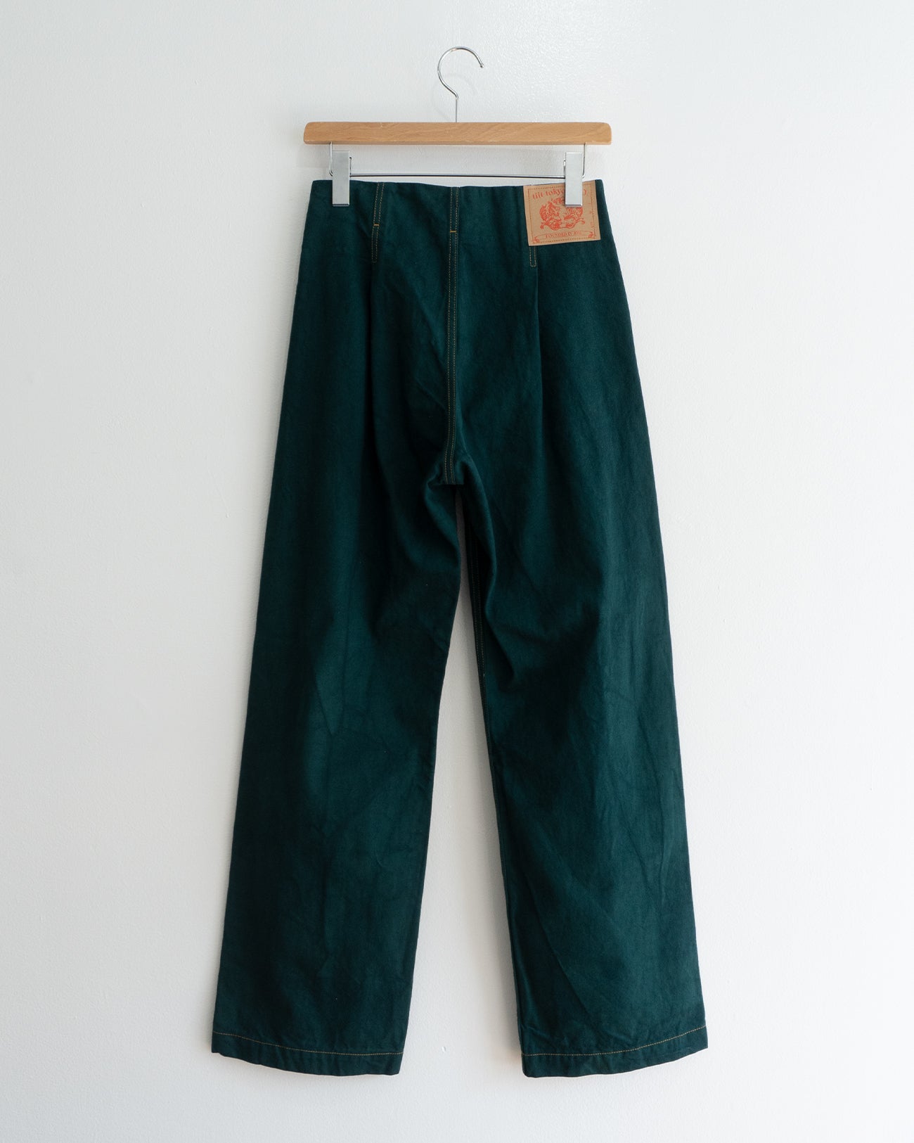 tuck denim pants