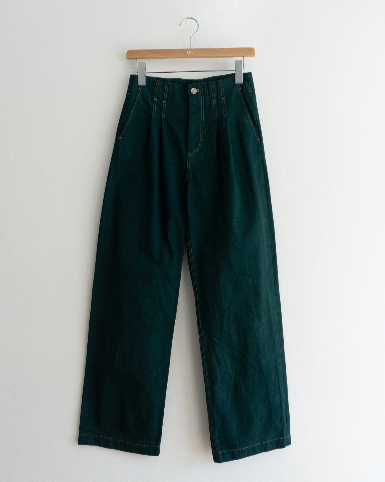 tuck denim pants
