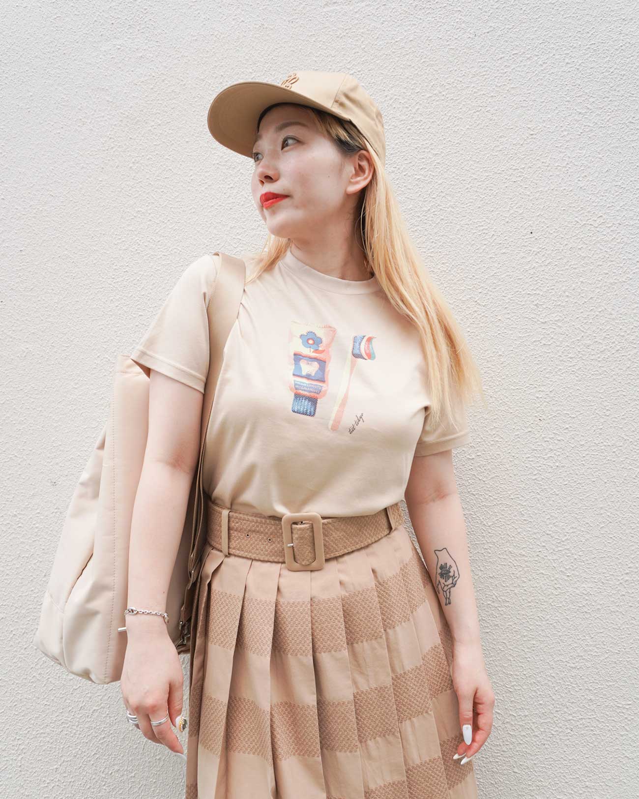 HOHOEMI × tiit tokyo Tシャツ HOHOEMI × tiit tokyo】original T shirt (beige)