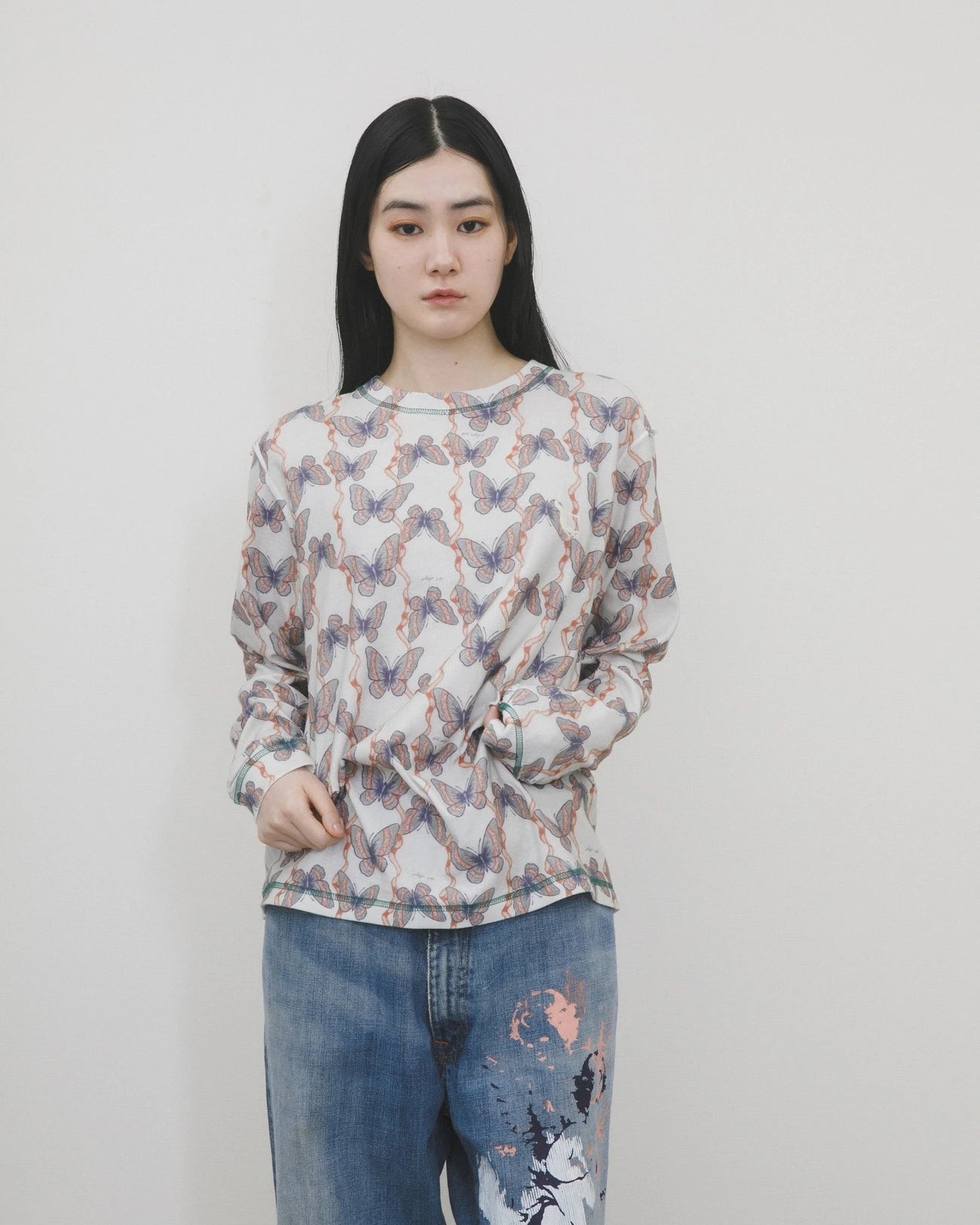 バタフライプリントロングTシャツ