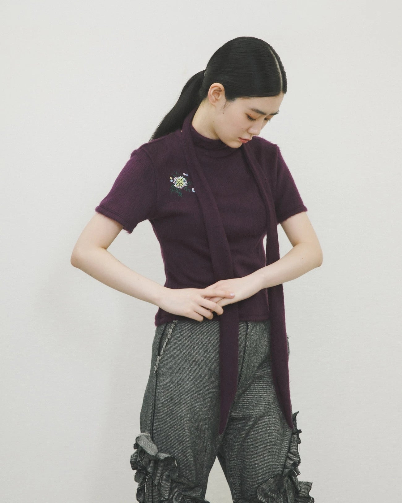 タイ付きファジーTシャツ